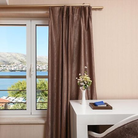 Family Hotel Zane Паг Екстер'єр фото