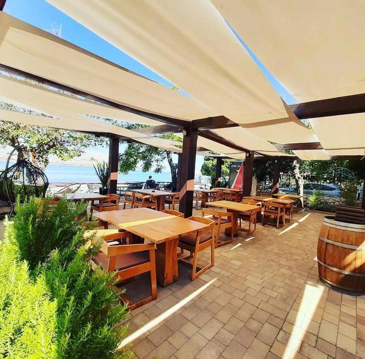 Family Hotel Zane Паг Екстер'єр фото