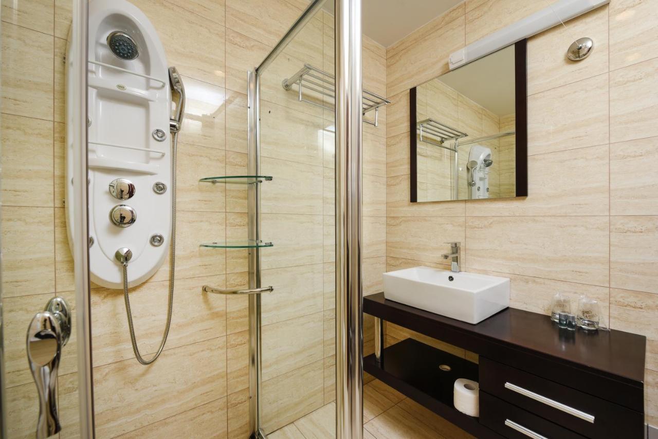 Family Hotel Zane Паг Екстер'єр фото