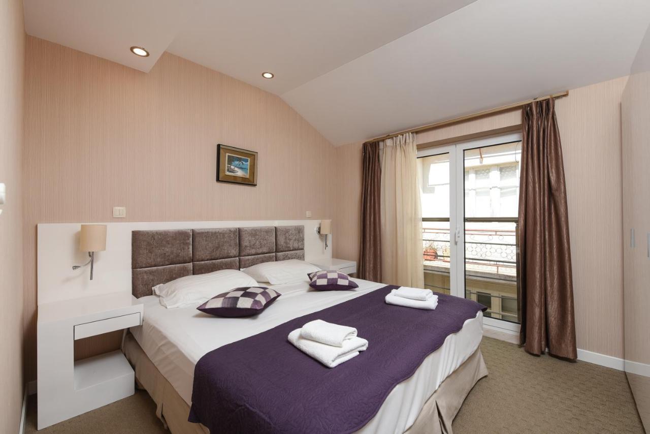 Family Hotel Zane Паг Екстер'єр фото