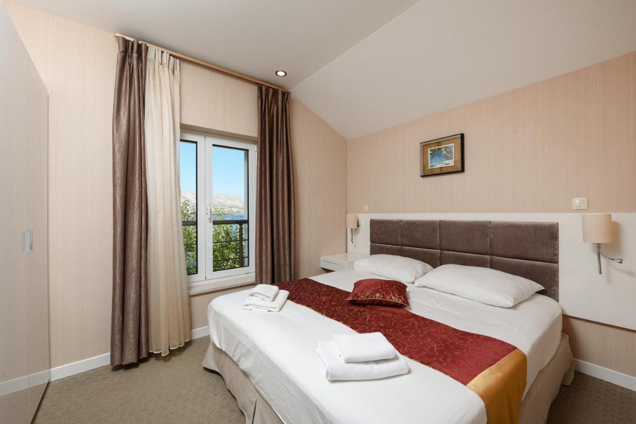 Family Hotel Zane Паг Екстер'єр фото