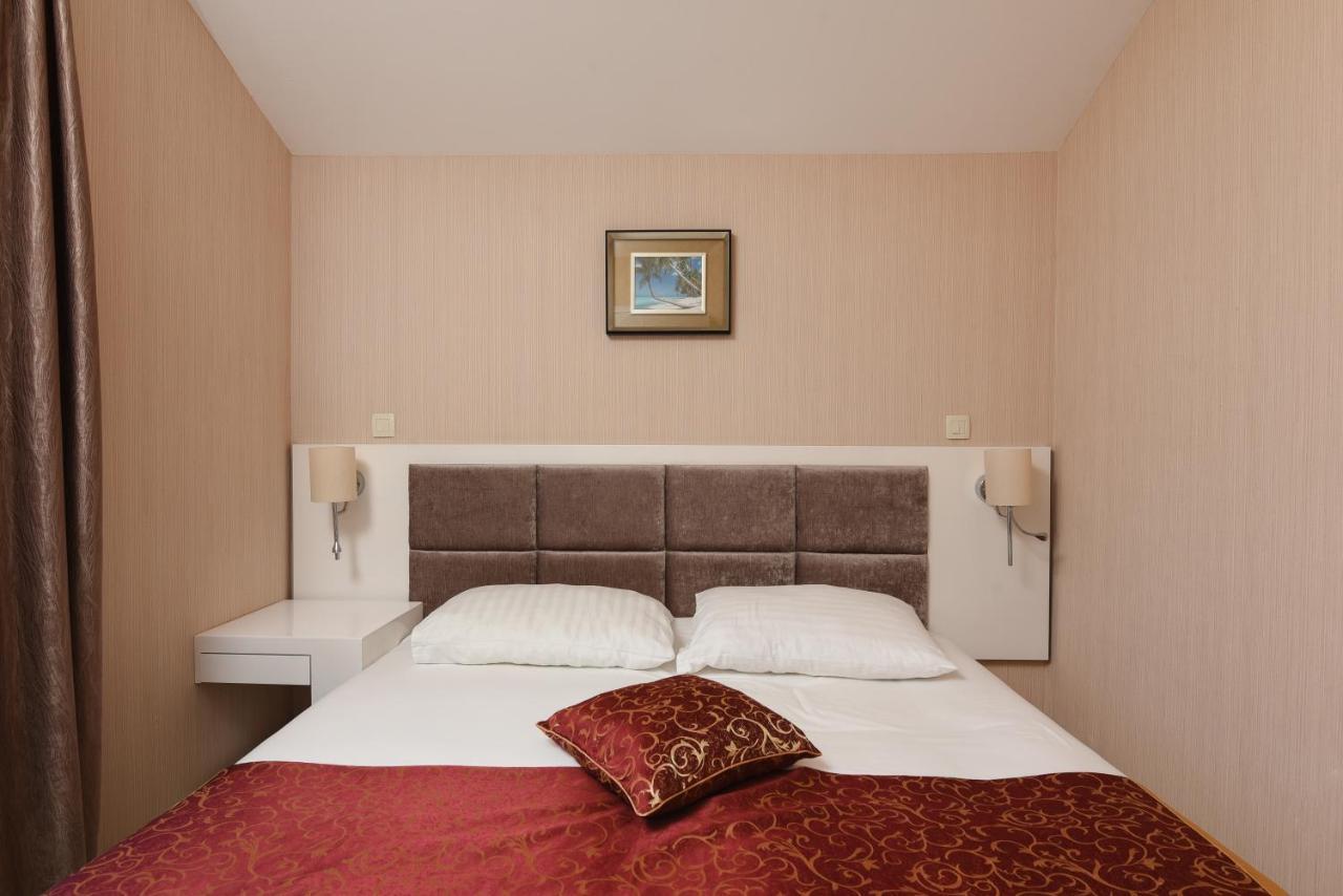 Family Hotel Zane Паг Екстер'єр фото