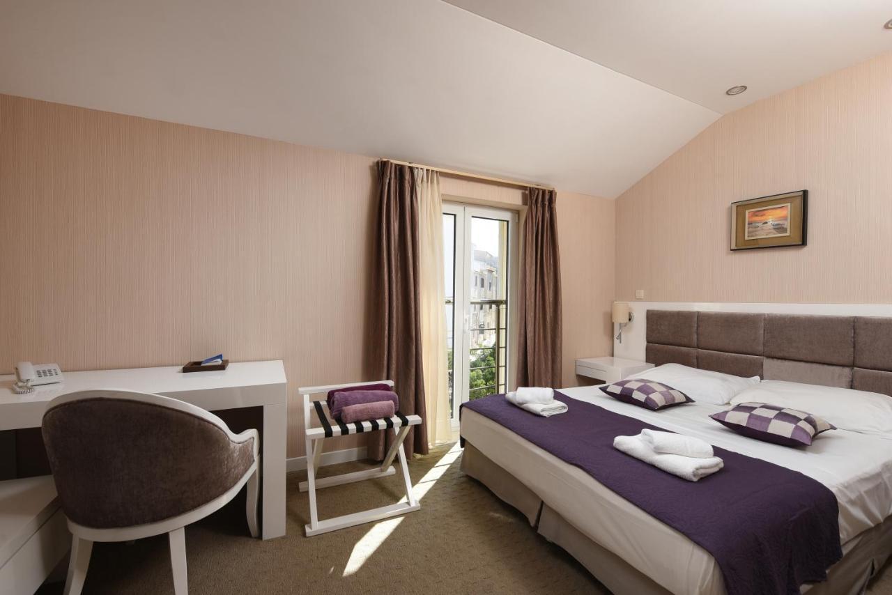 Family Hotel Zane Паг Екстер'єр фото