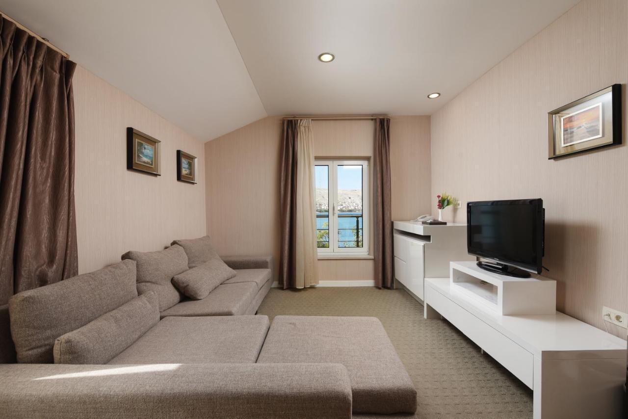 Family Hotel Zane Паг Екстер'єр фото
