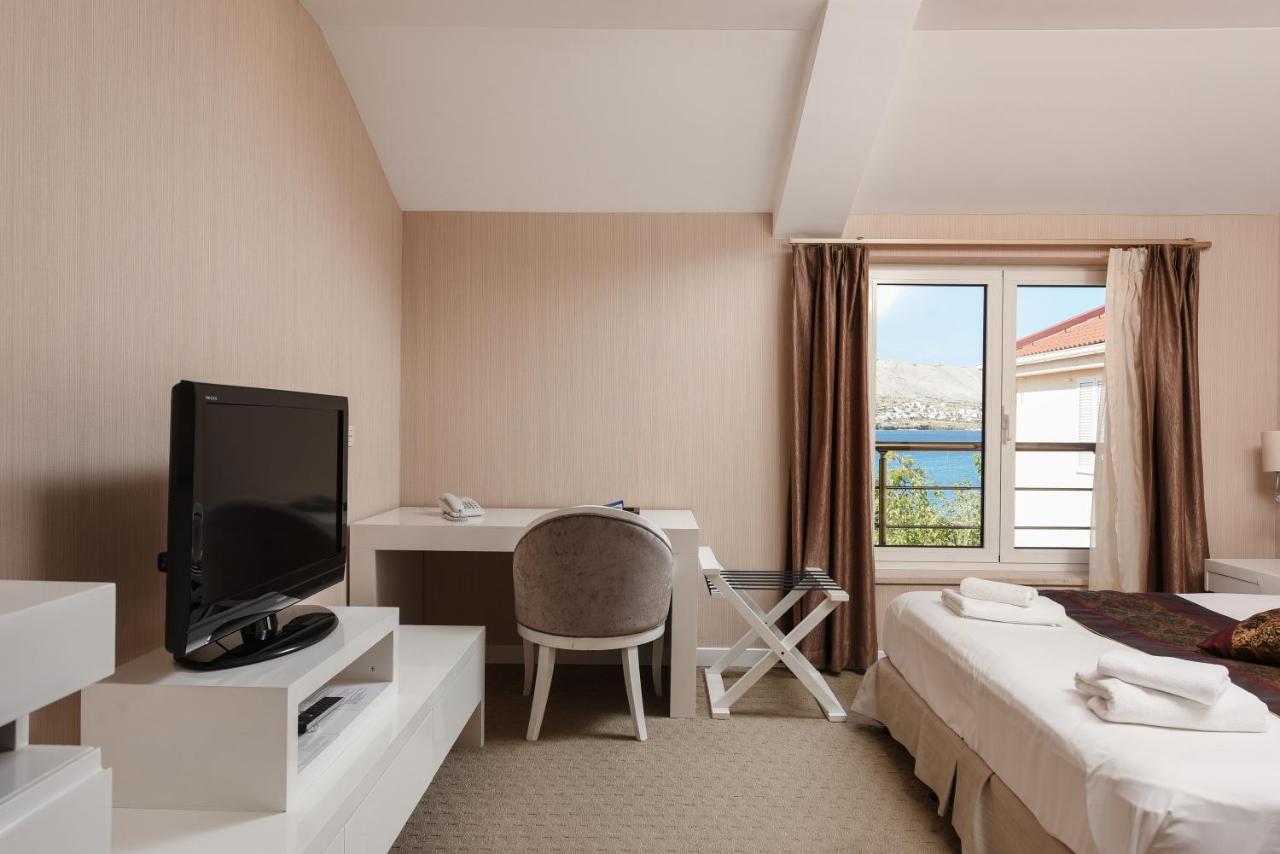 Family Hotel Zane Паг Екстер'єр фото