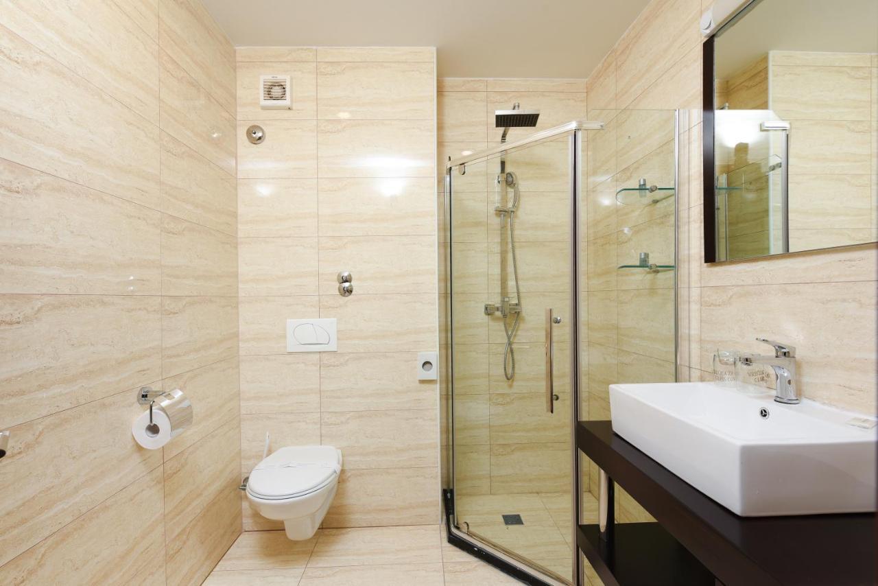 Family Hotel Zane Паг Екстер'єр фото