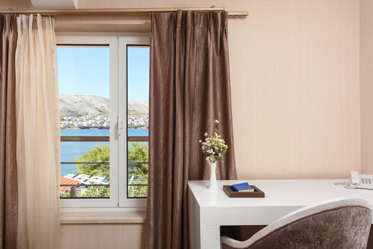Family Hotel Zane Паг Екстер'єр фото