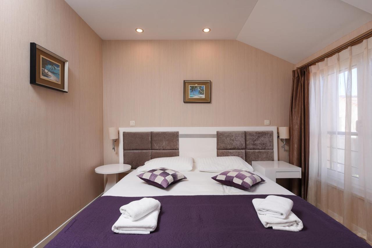 Family Hotel Zane Паг Екстер'єр фото